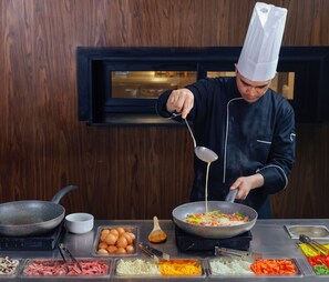 Free daily buffet breakfast - Byblos Hotel (Abidjan)