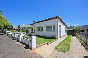 Exterior - Heritage Oasis on Kite - Short Walk to CBD (Orange)