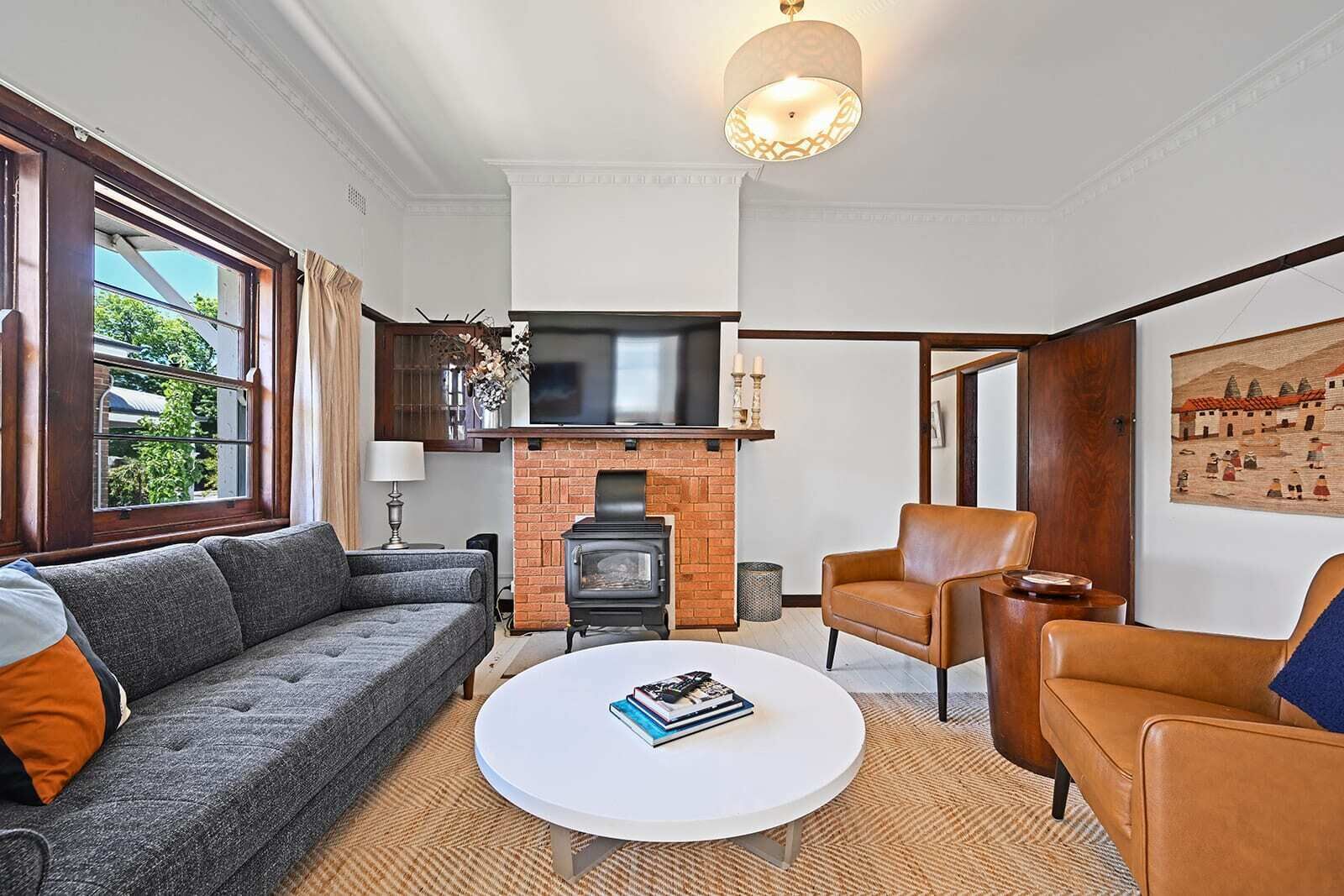 TV, fireplace, offices