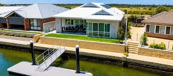A Waterside Paradise