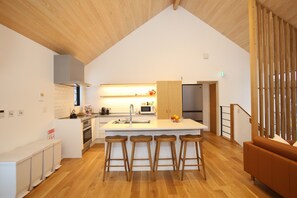 ชาเลท์สำหรับครอบครัว, ระเบียง, วิวภูเขา | ครัวส่วนตัว | กาต้มน้ำไฟฟ้า, เตาปิ้งขนมปัง