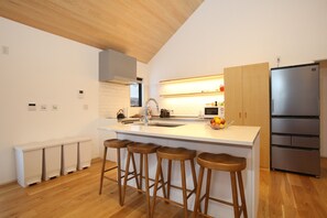 ชาเลท์สำหรับครอบครัว, ระเบียง, วิวภูเขา | ครัวส่วนตัว | กาต้มน้ำไฟฟ้า, เตาปิ้งขนมปัง