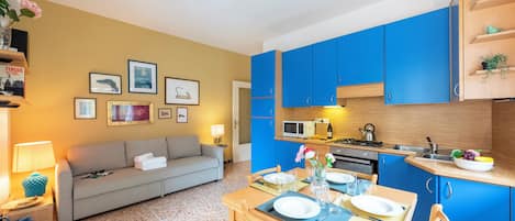Leilighet – standard, flere soverom (Beautiful Flat in Rapallo) | Oppholdsområde | Flatskjerm-TV