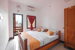 2 bedrooms, iron/ironing board, WiFi, bed sheets - Family budget stay 2-bedroom apartment with AC and WiFi in superb Puducherry (Puducherry)