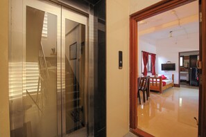 Interior - Family budget stay 2-bedroom apartment with AC and WiFi in superb Puducherry (Puducherry)