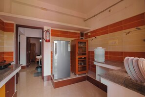 Interior - Family budget stay 2-bedroom apartment with AC and WiFi in superb Puducherry (Puducherry)