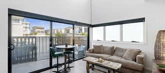 1 Bedroom Modern Townhouse in Casuarina