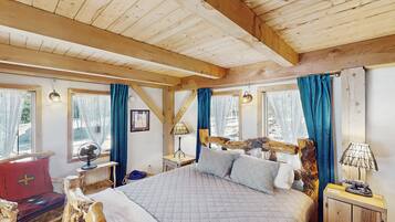 2 عدّة غرف نوم ومكواة/لوح كي وسرير سفر وخدمة الإنترنت