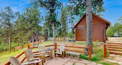 Charming retreat with modern comforts in serene views of Pike's Peak
