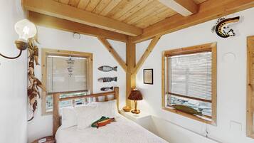 2 bedrooms, travel crib, internet, bed sheets