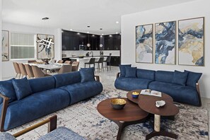 Exterior - Vor4656td: 7 Bed, Bricktopia, Petting Zoo, Gaming Nook (Orlando)