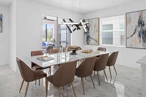 Exterior - Vor4656td: 7 Bed, Bricktopia, Petting Zoo, Gaming Nook (Orlando)