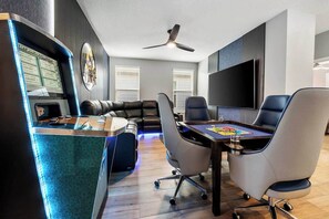 Exterior - Vor4680td: 7 Bed, Superhero City, Toy Box, Gaming Nook (Orlando)