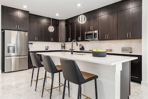Exterior - Vor4680td: 7 Bed, Superhero City, Toy Box, Gaming Nook (Orlando)