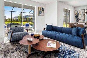 Exterior - Vor4632td: 7 Bed, Bricktopia, Petting Zoo, Gaming Nook (Orlando)