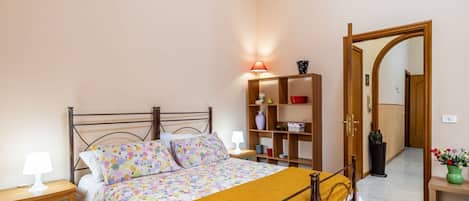 1 chambre, fer et planche Ă repasser, Wi-Fi, literie fournie