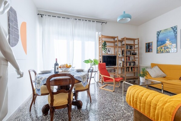 TV