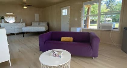 River's Edge Retreat - Shale Glamping Cabin