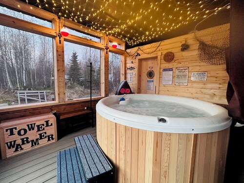 Cozy Big Lake Cabin Retreat with Washer & Dryer and Private Hot Tub & Sauna