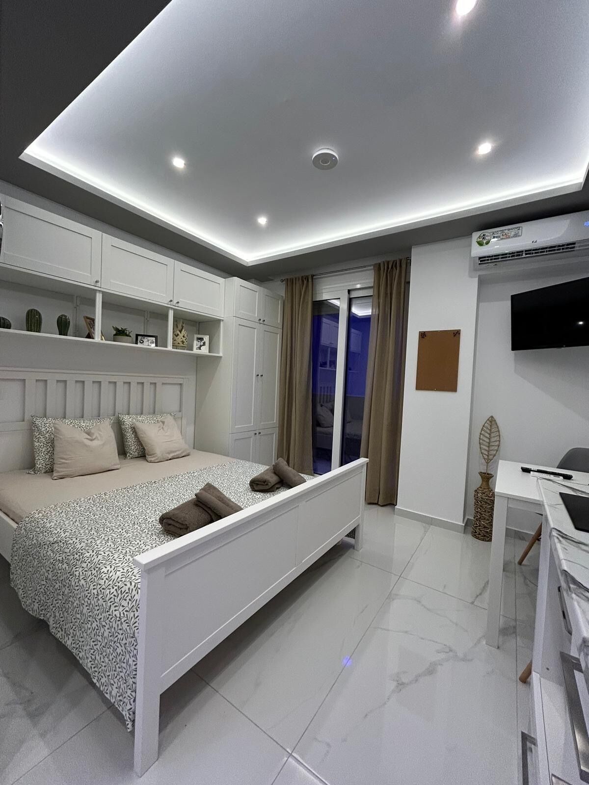 1 bedroom, iron/ironing board, travel cot, free WiFi