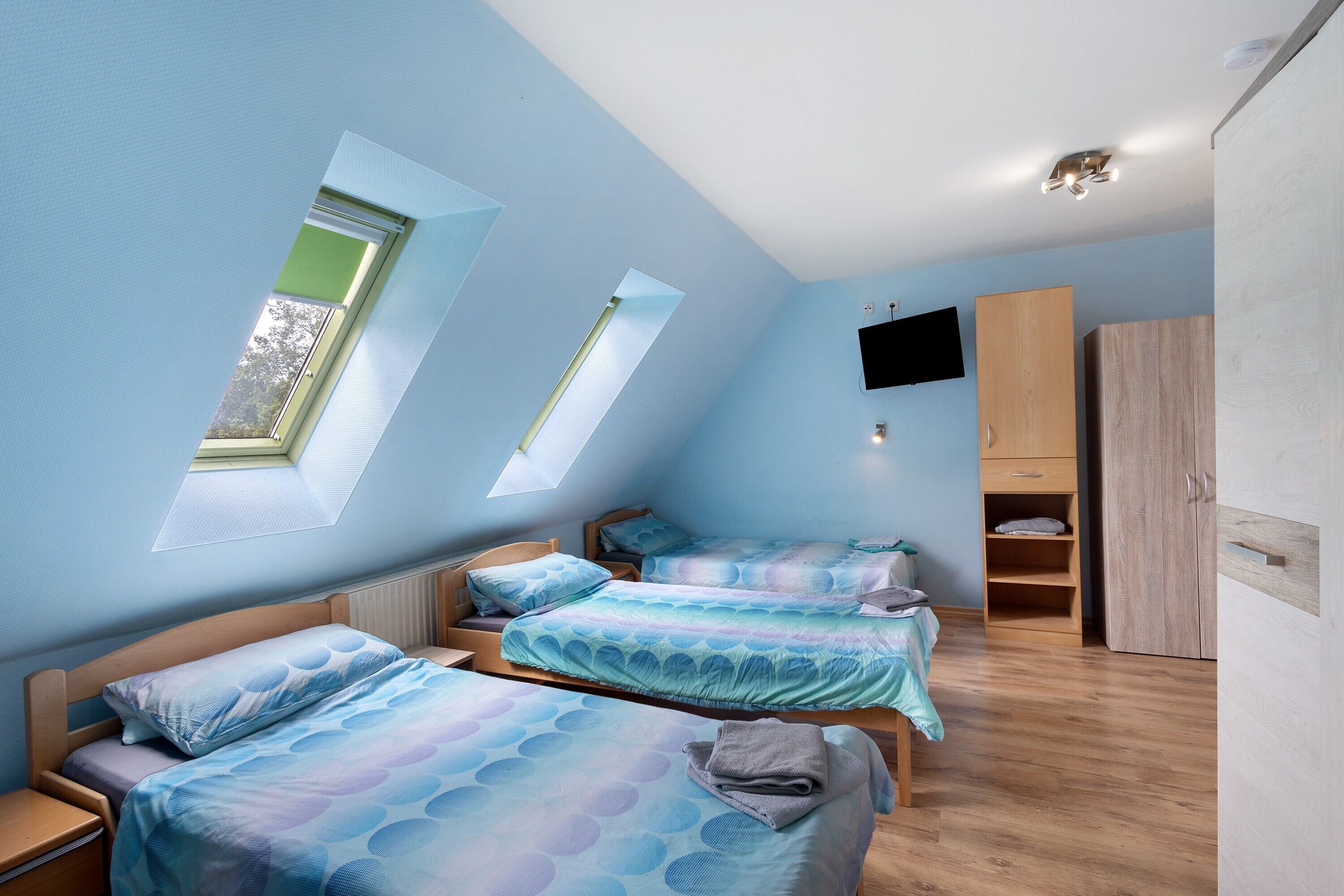 Iron/ironing board, free WiFi, bed sheets