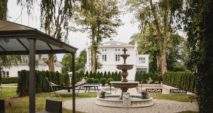 Kavaliershaus Erdgeschoss mit Eigener Terrasse im Henriettenhof