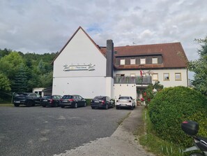 Exterior - Room 'Zimmer 15' with Shared Terrace, Shared Garden and Wi-Fi (Markt Erlbach)