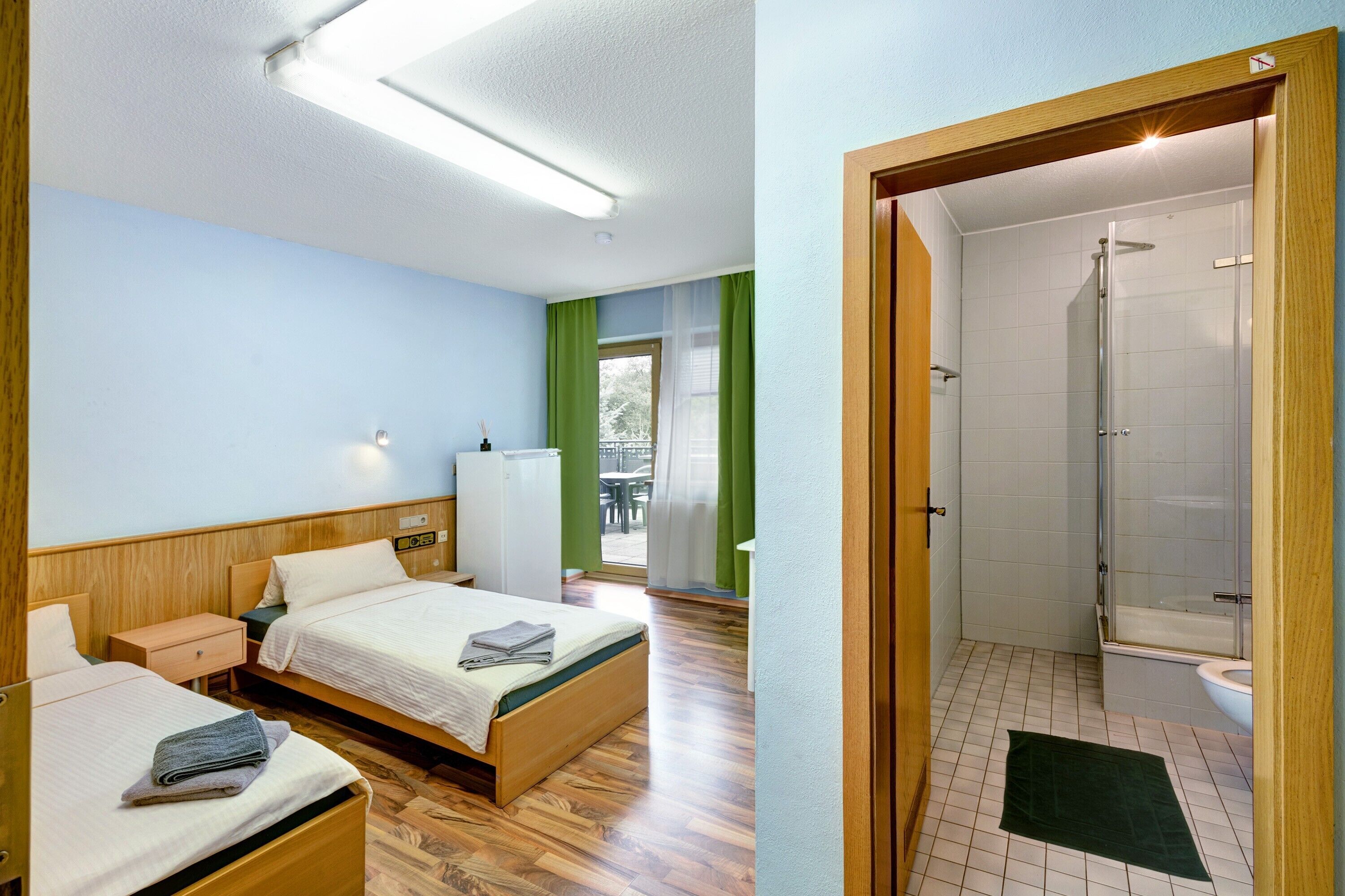 1 slaapkamer, een strijkplank/strijkijzer, gratis wifi, beddengoed