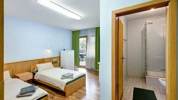 1 habitación, tabla de planchar con plancha, wifi gratis y ropa de cama