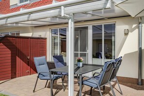 تناول الطعام بالخارج