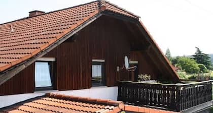 Apartment 'Ferienwohnung Meuer' with Balcony and Wi-Fi