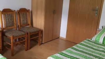 1 bedroom, free WiFi, bed sheets