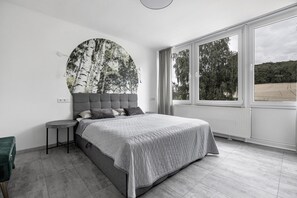 2 chambres, fer et planche à repasser