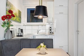 Fridge, oven, stovetop, coffee/tea maker - 'Apartment am Wald' with Private Terrace and Shared Garden (Dörentrup)