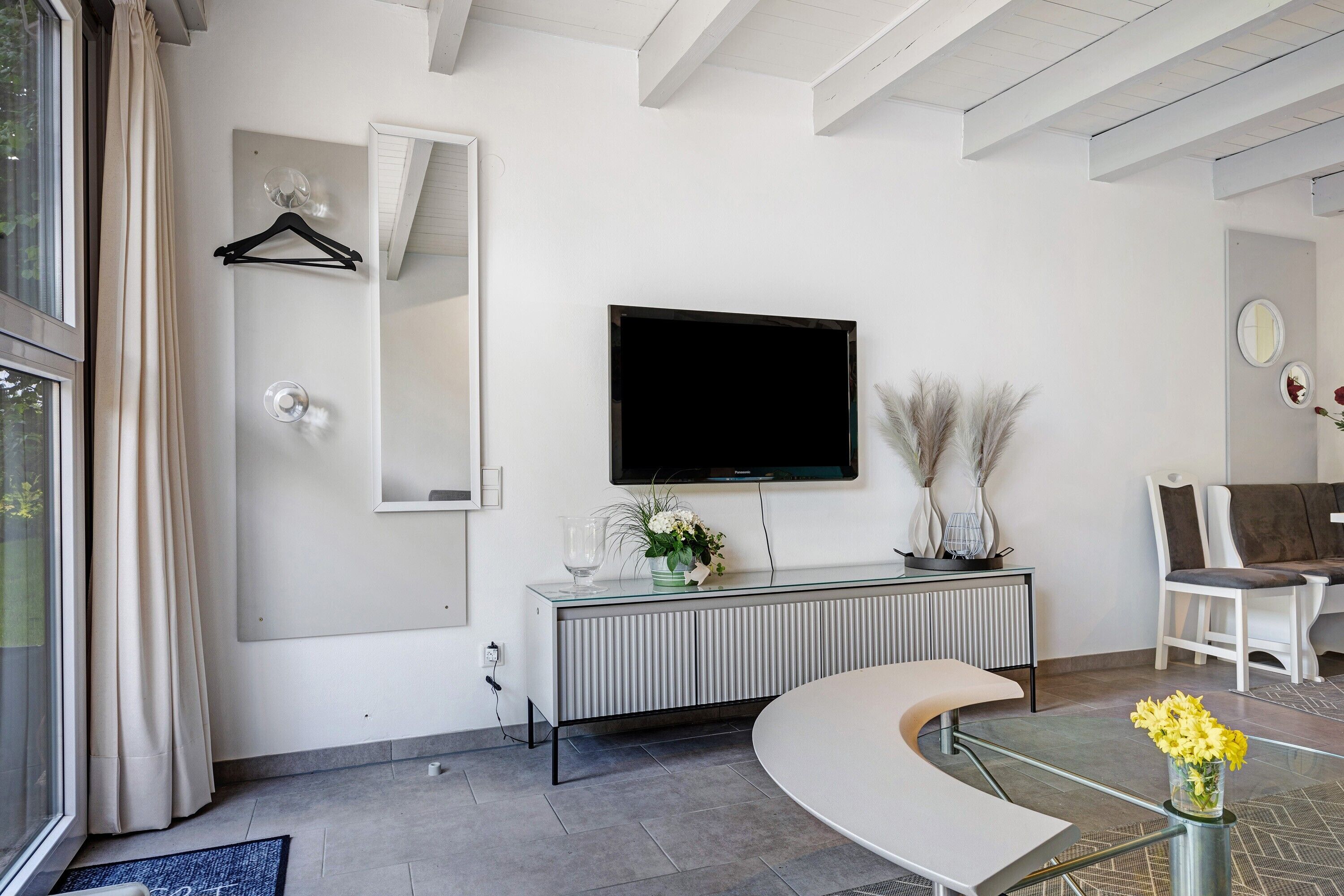 Fernseher, Stereoanlage