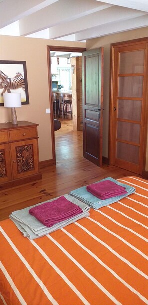 3 habitaciones, tabla de planchar con plancha y wifi gratis