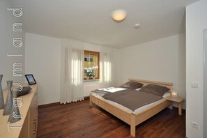 1 bedroom, iron/ironing board, free WiFi, bed sheets - Apartment 'Refugium' with Outdoor seating area and Wi-Fi (Karlsbad)