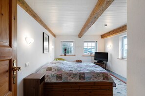 2 bedrooms, iron/ironing board, free WiFi, bed sheets - Apartment 'Ferienwohnung Sylt' with Terrace, Shared Garden and Wi-Fi (Dagebüll)
