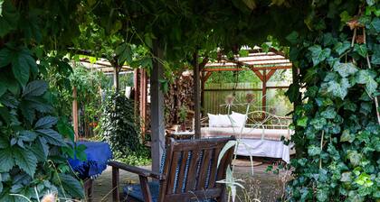 Ferienwohnung 'Yvette's Ferienwohnung' mit Gemeinschaftsgarten und WLAN
