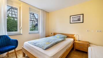 2 bedrooms, iron/ironing board, free WiFi, bed sheets