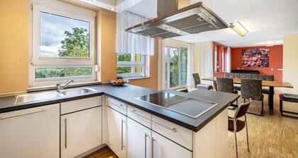 Ferienwohnung Gäufelden 120 Qm" mit Balkon und WLAN