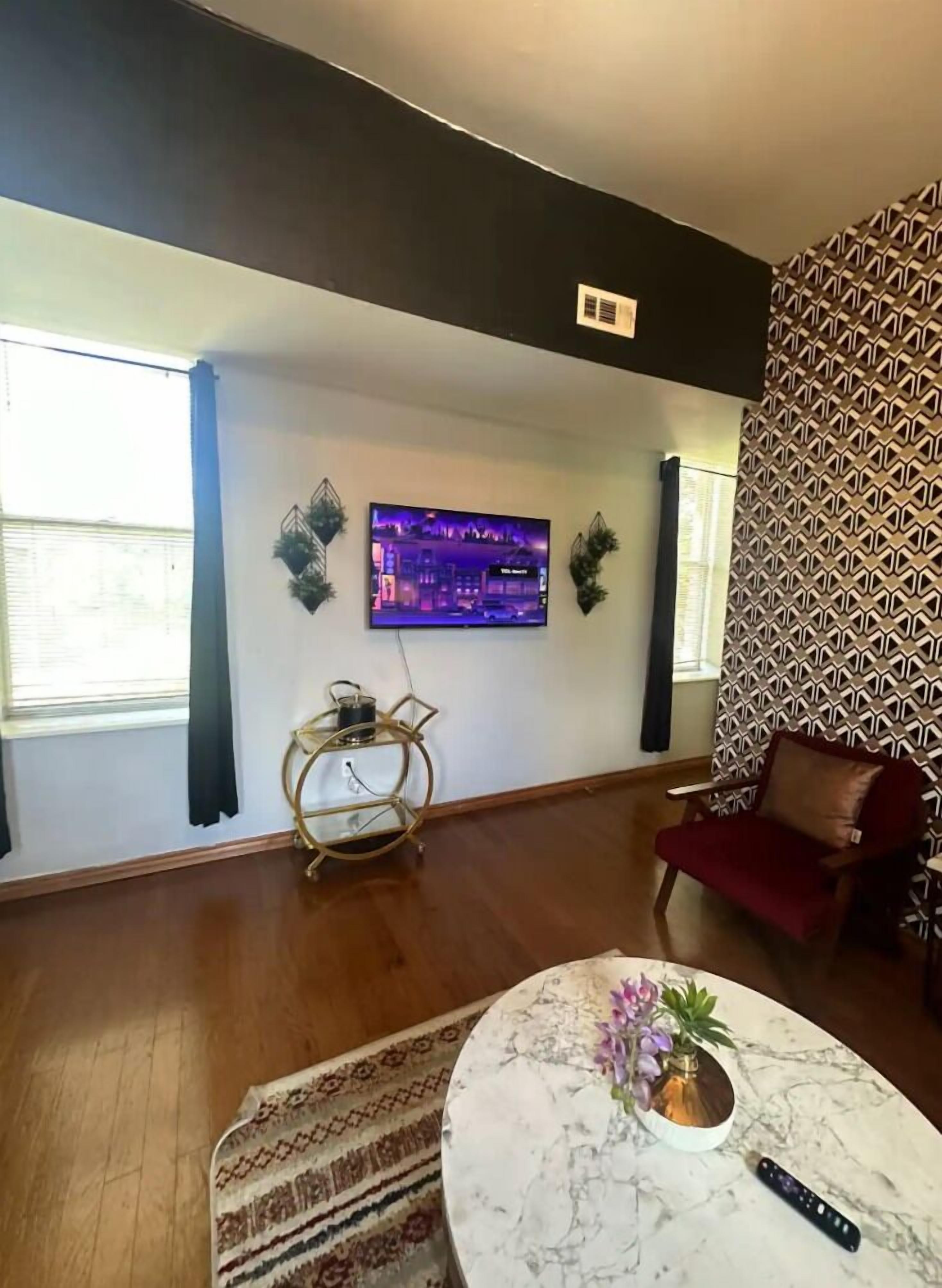 Basic Apartment, 2 Bedrooms, Non Smoking | Living area