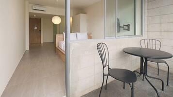 Habitación Signature, 1 cama de matrimonio grande, balcón | Balcón