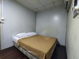 Standard Double Room | Ruang kerja komputer riba, Wi-fi percuma, cadar katil