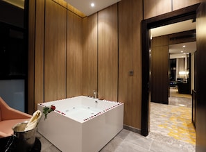 Suite | In-room safe, desk, laptop workspace, blackout drapes - Freesia Hotel (Riyadh)