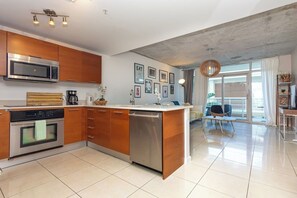 Fridge - 1 Bedroom Condo in the Heart of Miami (Miami)