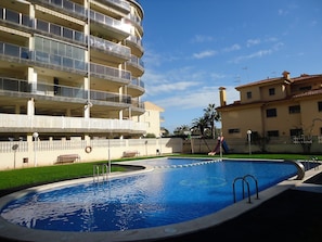 Pool - P. Maritimo 40 Frontal LEK (Peñiscola)