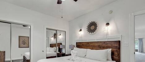 Signature appartement, 3 slaapkamers, balkon, uitzicht op golfbaan | 3 slaapkamers, individueel gedecoreerd, individueel gemeubileerd