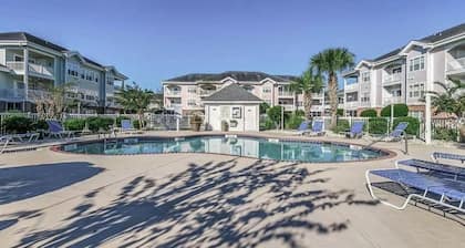 Elegant 3BR Condo- Magnolia North 101