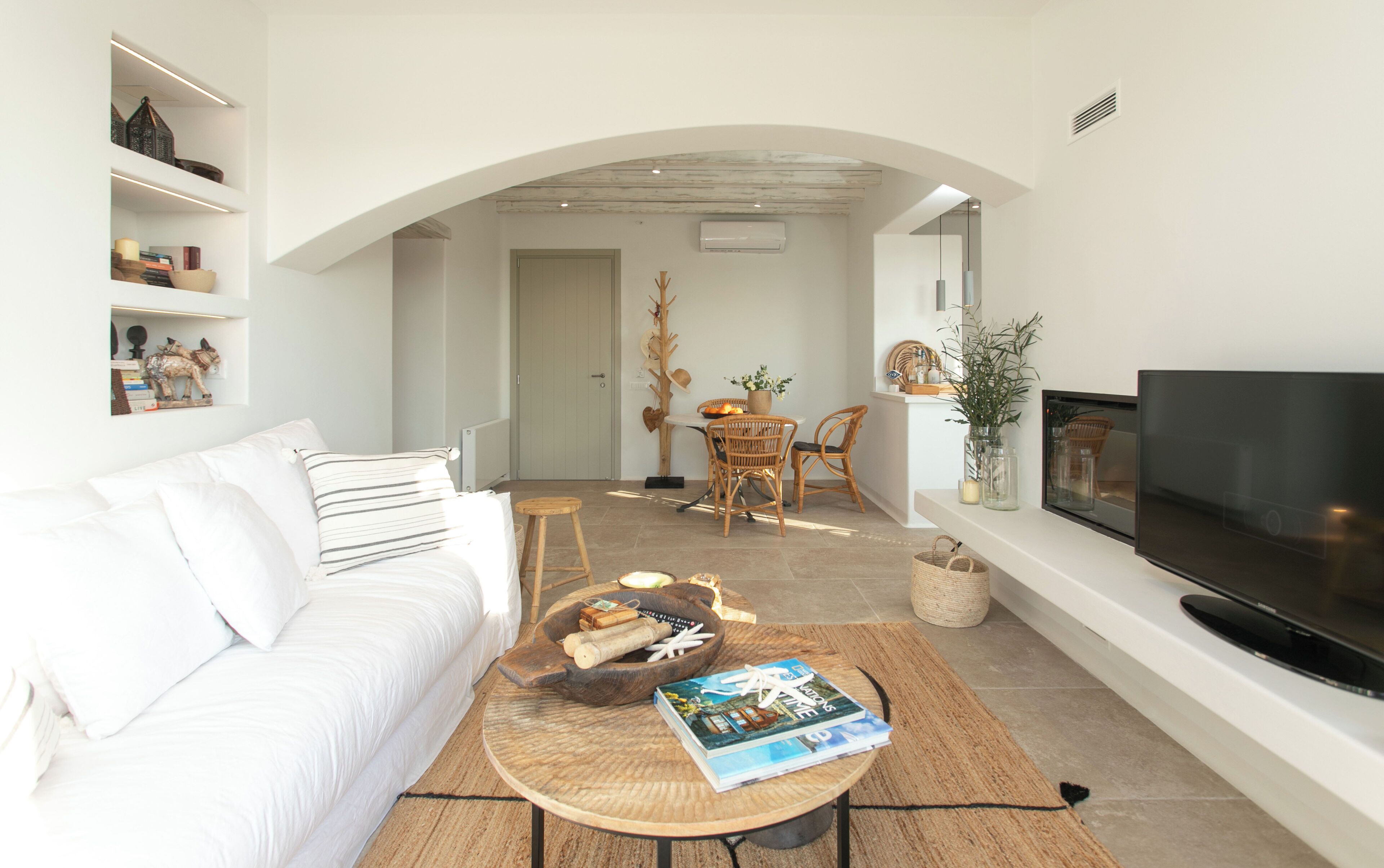 Smart TV, fireplace, printers